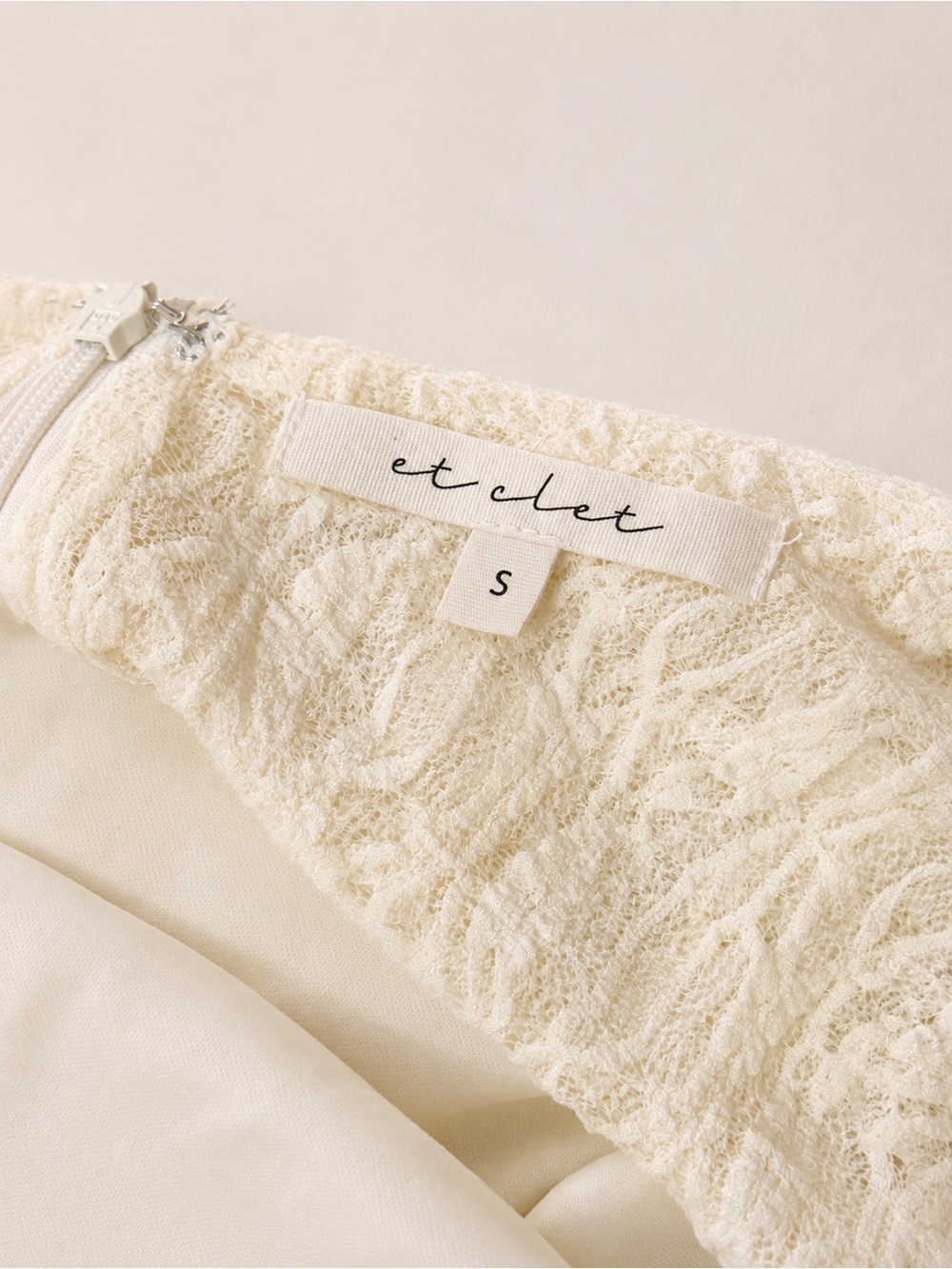 Sleeveless Cream Lace Maxi Dress with Boat Neck - Picture 5 of 6